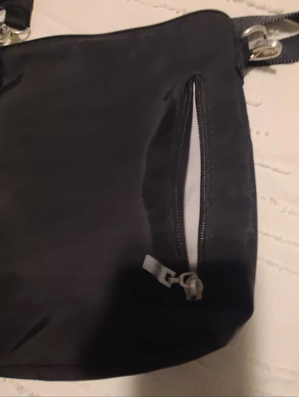 Baggallini Black Crossbody Bag Zip Closure Lined Inner & Outer Pockets